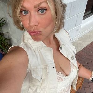 Meet your Posher, Mindy